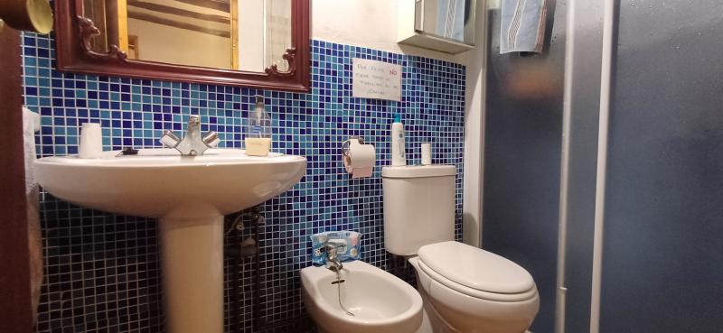 CASA DE CAMPO ADOSADA CON 2 COCHERAS CERRADAS INDEPENDIENTES Y EN YECLA