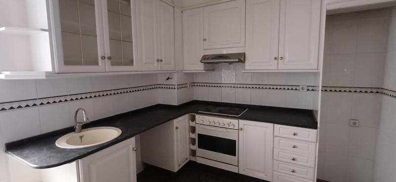 PISO JUNTO AL HOSPITAL Y A LA FERIA DEL MUEBLE DE YECLA.