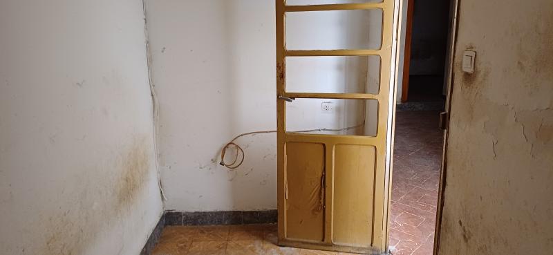 CASA EN PLANTA BAJA EN ESQUINA Y MUY CERCA DEL UVEN Y EN YECLA