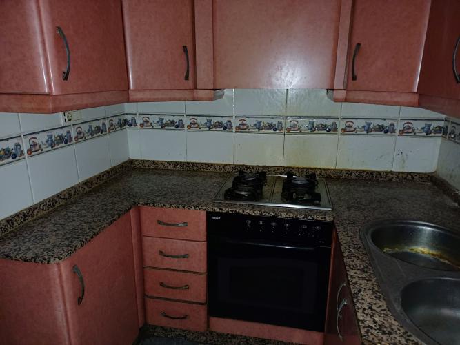 CASA EN PLANTA BAJA EN ESQUINA Y MUY CERCA DEL UVEN Y EN YECLA