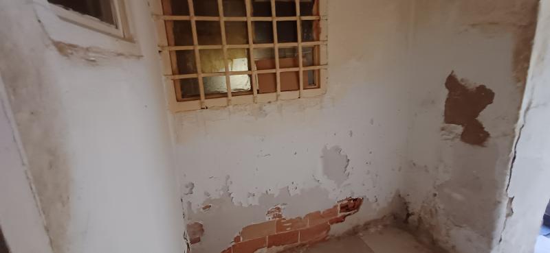 CASA EN PLANTA BAJA EN ESQUINA Y MUY CERCA DEL UVEN Y EN YECLA