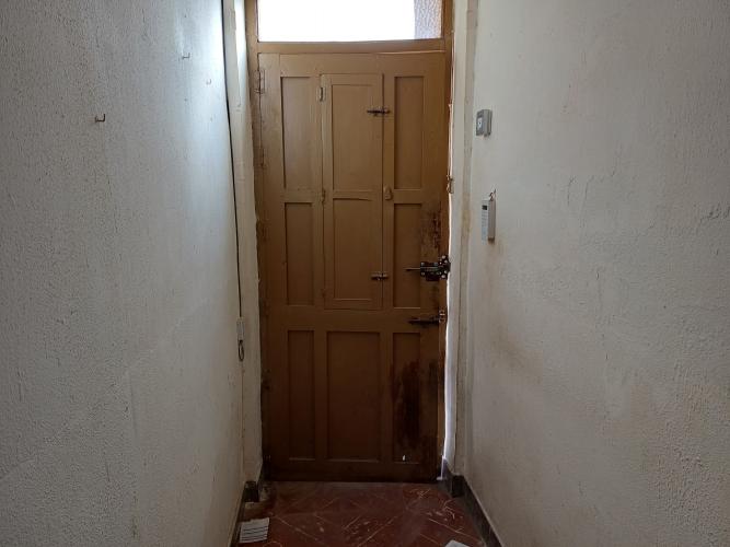 CASA EN PLANTA BAJA EN ESQUINA Y MUY CERCA DEL UVEN Y EN YECLA