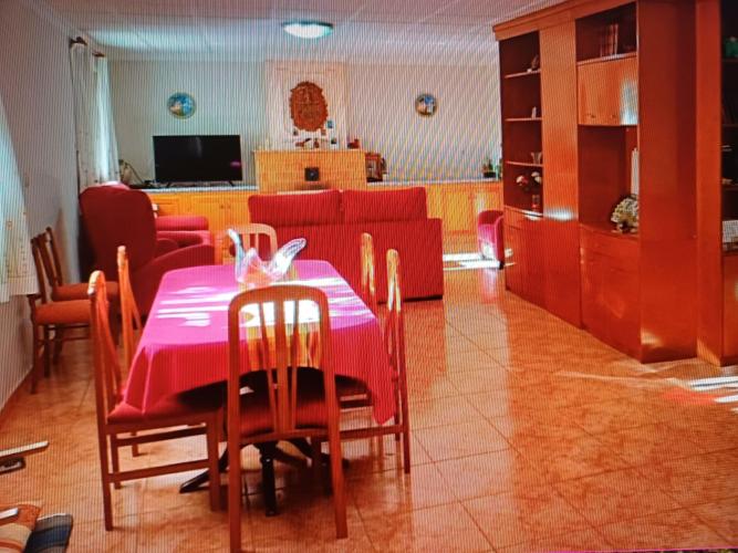 CHALET PARA VIVIR TODO EL AÑO Y MUY CERCA DE YECLA