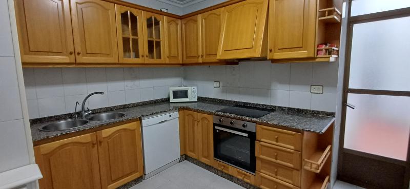 DUPLEX INDEPENDIENTE JUNTO A LA PLAZA DE SAN CAYETANO Y EN YECLA