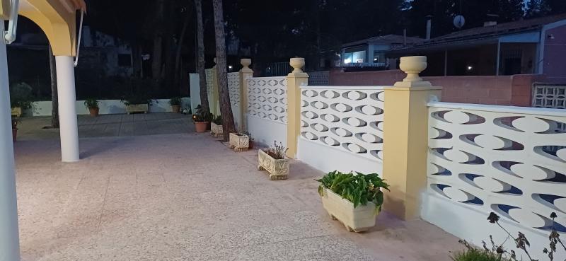 CHALE A SOLO 1 KM DE YECLA PARA VIVIR TODO EL AÑO.