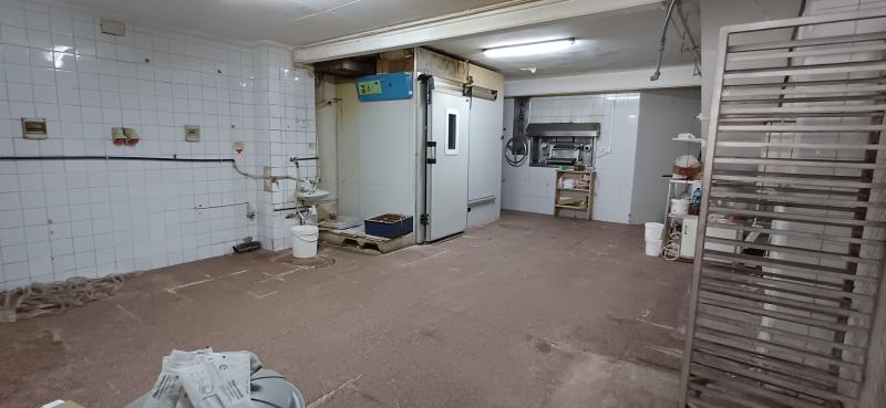 CASA EN 2 PLANTAS INDEPENDIENTE PARA HACER ARREGLOS Y EN YECLA