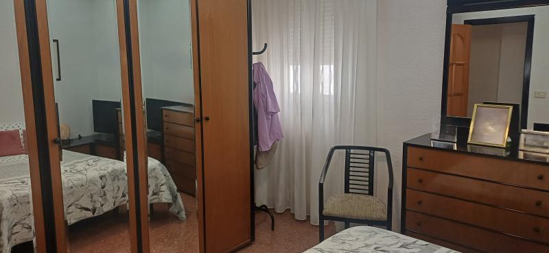 PISO CON REFORMAS CENTRICO Y EN YECLA
