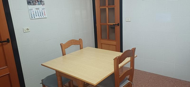 PISO CON REFORMAS CENTRICO Y EN YECLA