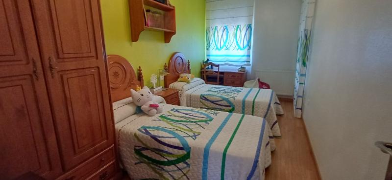 CASA DUPLEX EN UNA PLAZA CON 2 GARAJES Y EN YECLA