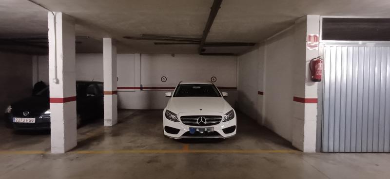 CASA DUPLEX EN UNA PLAZA CON 2 GARAJES Y EN YECLA
