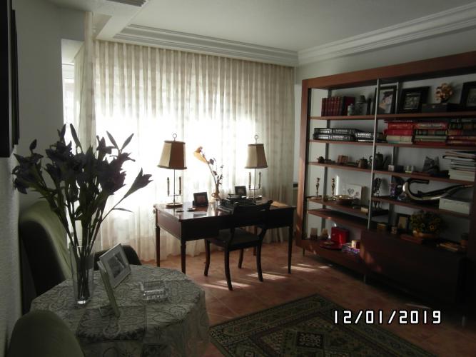 PISO GRANDE CON ASCENSOR EN EL PARQUE DE LAS PALOMAS EN EL CENTRO DE YECLA.