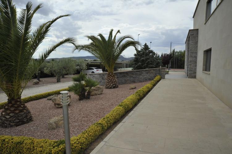 CHALET PARA VIVIR TODO EL AÑO Y EN YECLA