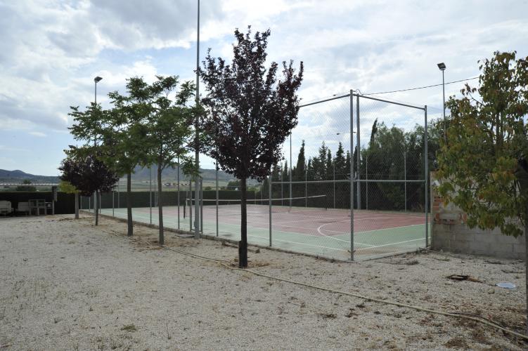 CHALET PARA VIVIR TODO EL AÑO Y EN YECLA