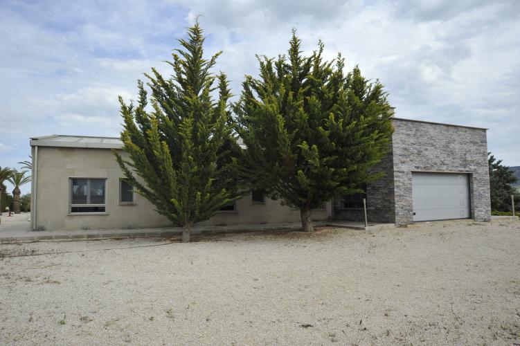 CHALET PARA VIVIR TODO EL AÑO Y EN YECLA