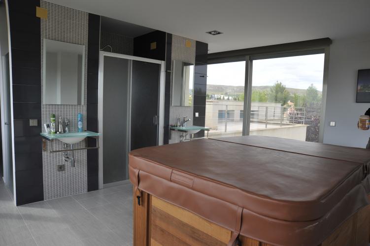 CHALET PARA VIVIR TODO EL AÑO Y EN YECLA