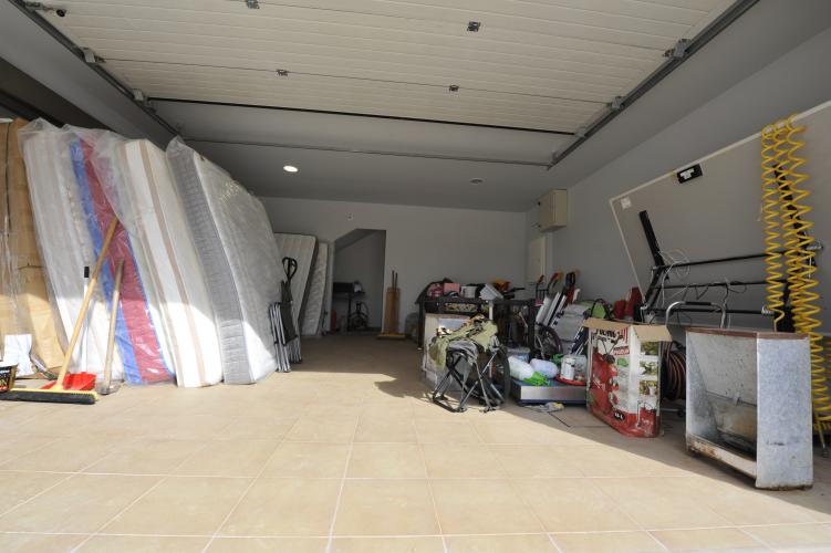 CHALET PARA VIVIR TODO EL AÑO Y EN YECLA