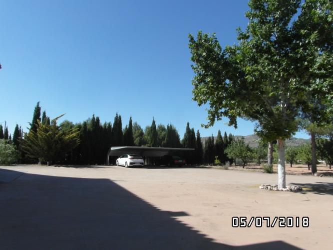 CHALET A 1 KM DE YECLA