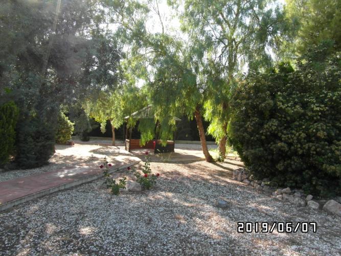 CHALET A SOLO 1 KM DE YECLA