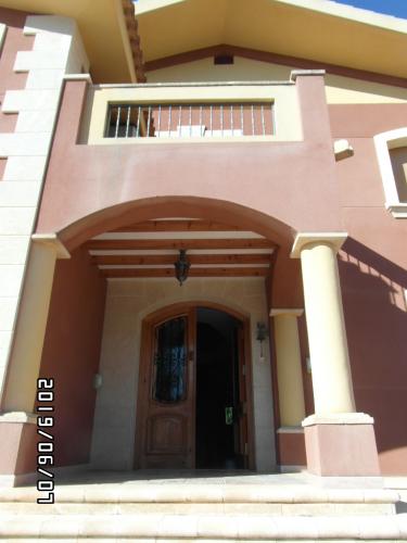 CHALET A SOLO 1 KM DE YECLA