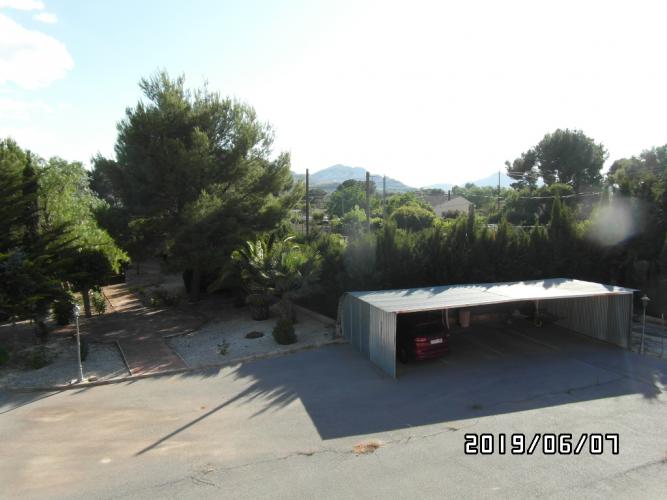 CHALET A SOLO 1 KM DE YECLA