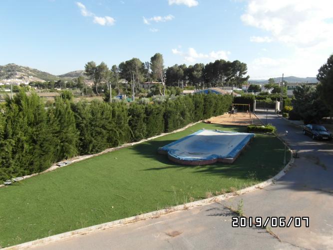 CHALET A SOLO 1 KM DE YECLA