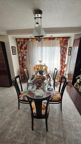 PISO CON ASCENSOR CON MUCHA LUZ CERCA DEL MERCADONA Y EN YECLA