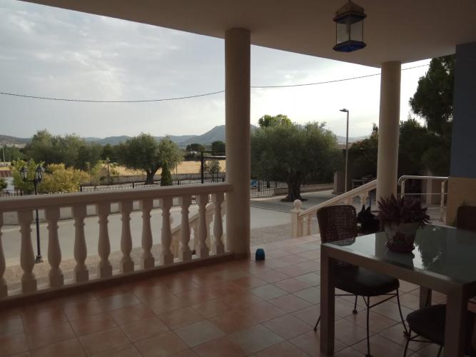 CHALET CERCA PARA VIVIR TODO EL AÑO EN YECLA