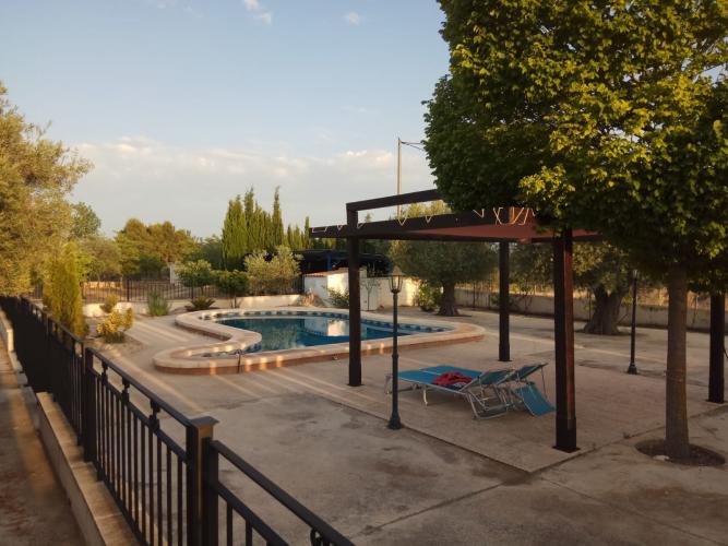 CHALET CERCA PARA VIVIR TODO EL AÑO EN YECLA