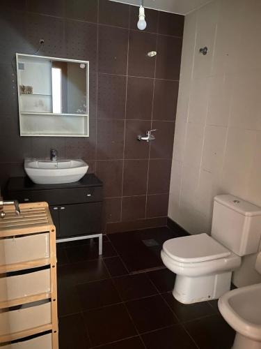 PISO SEMI NUEVO CON ASCENSOR Y PLAZA DE GARAJE EN YECLA