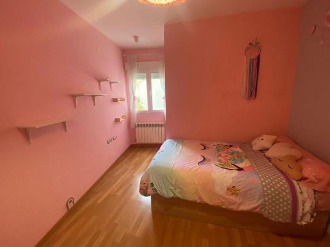 PISO SEMI NUEVO CON ASCENSOR Y PLAZA DE GARAJE EN YECLA