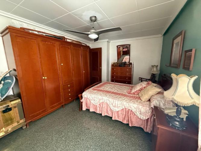 PISO ATICO CON ASCENSOR CERCA DE PLAZA DE SAN CAYETANO Y EN YECLA