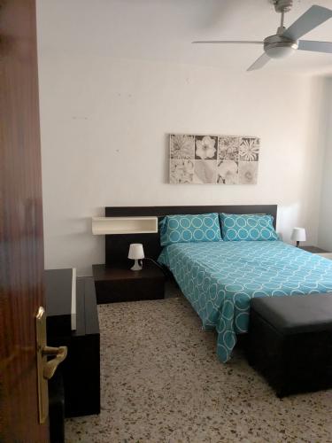 CHALET A 3 KM DE YECLA CON NAVE INDUSTRIAL