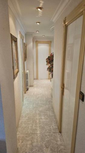 PISO CON ASCENSOR CON MUCHA LUZ CERCA DEL MERCADONA Y EN YECLA