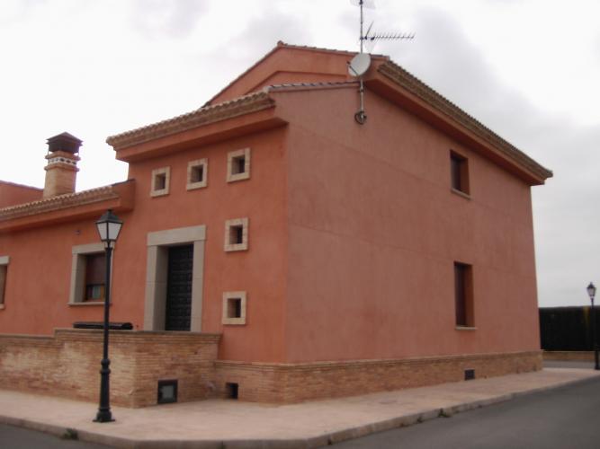 Chalet a 1´5 km. de Yecla