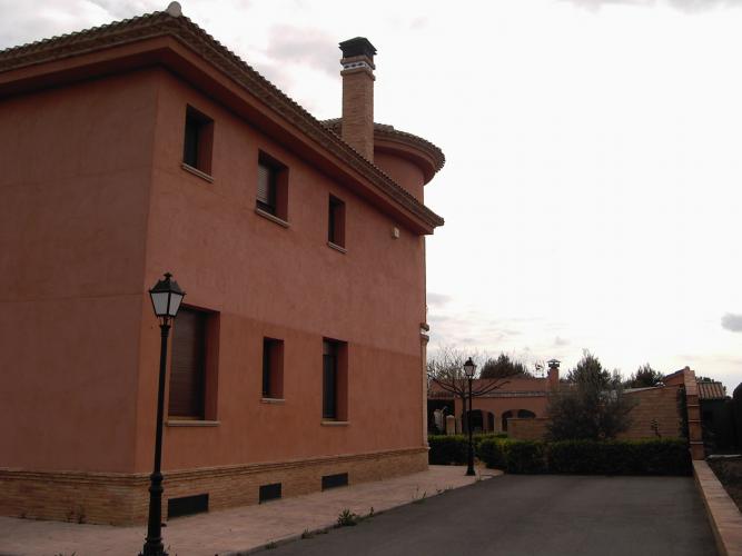 Chalet a 1´5 km. de Yecla