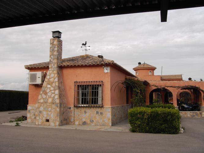 Chalet a 1´5 km. de Yecla