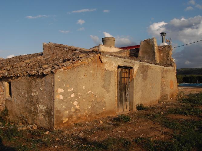 CHALET CON CASA DE CAMPO VIEJA