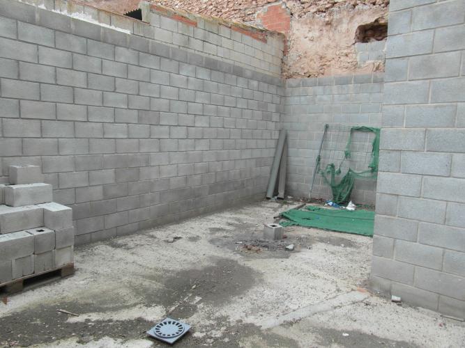 CASA EN CONSTRUCCION EN LA FUENTE DEL PINO DE JUMILLA