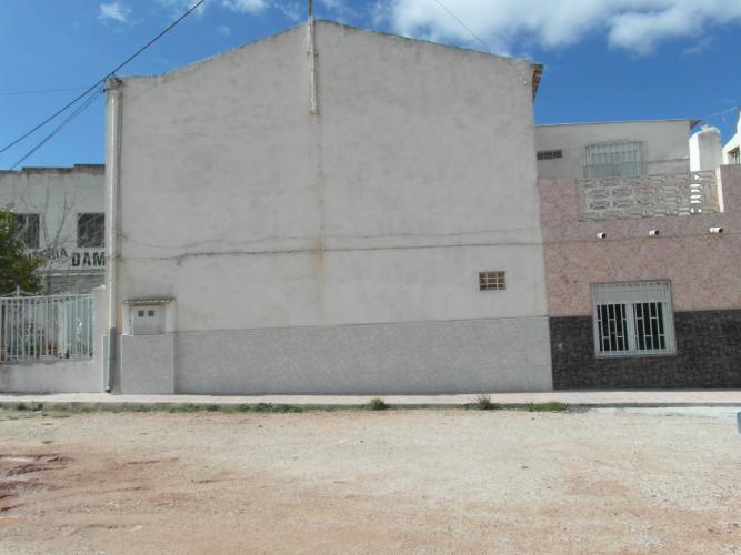 CHALET URBANO EN ZONA MUY TRANQUILA DE YECLA