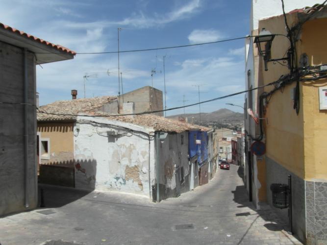 CASA INDEPENDIENTE CERCA DE LA IGLESIA VIEJA EN YECLA