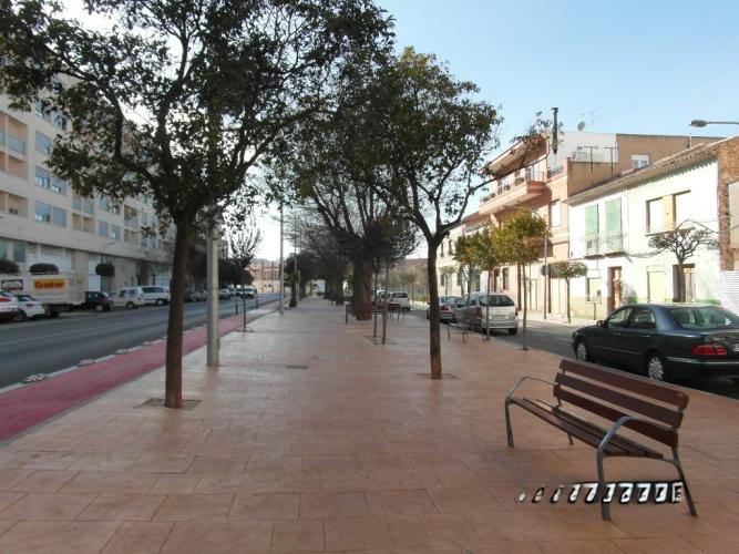 SOLAR DE CASA DERRIBADA PARA CONSTRUIR Y EN YECLA