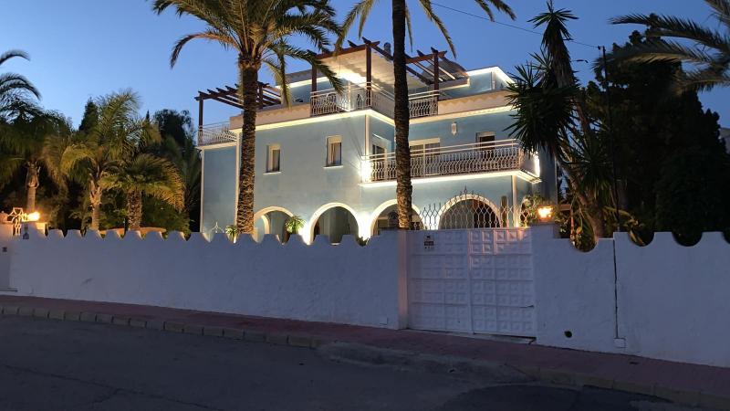 DUPLEX  JUNTO AL MAR EN CAMPELLO ALICANTE